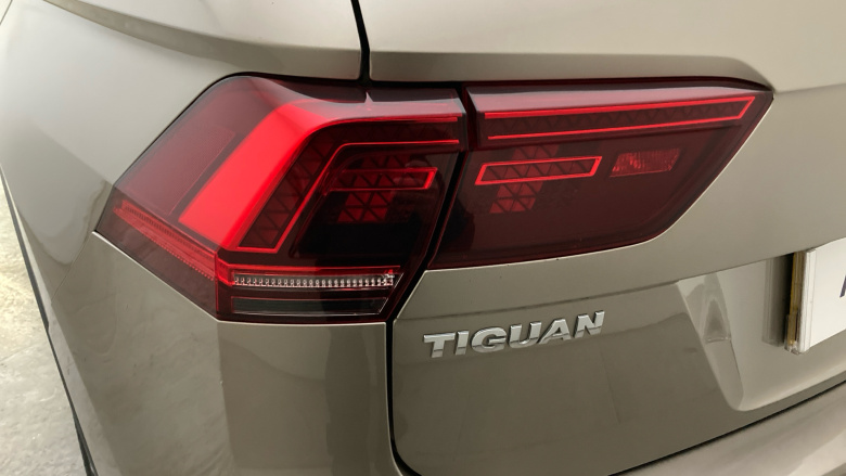 Volkswagen Tiguan 2.0 TSi 180 4Motion SEL 5dr DSG Petrol Estate